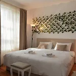 Victoria Avenue Bucureşti