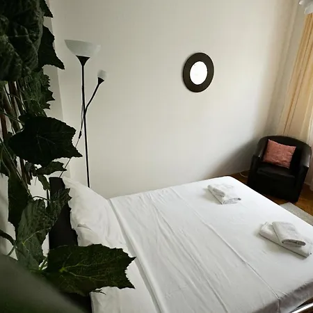 Apartment Victoria Avenue *